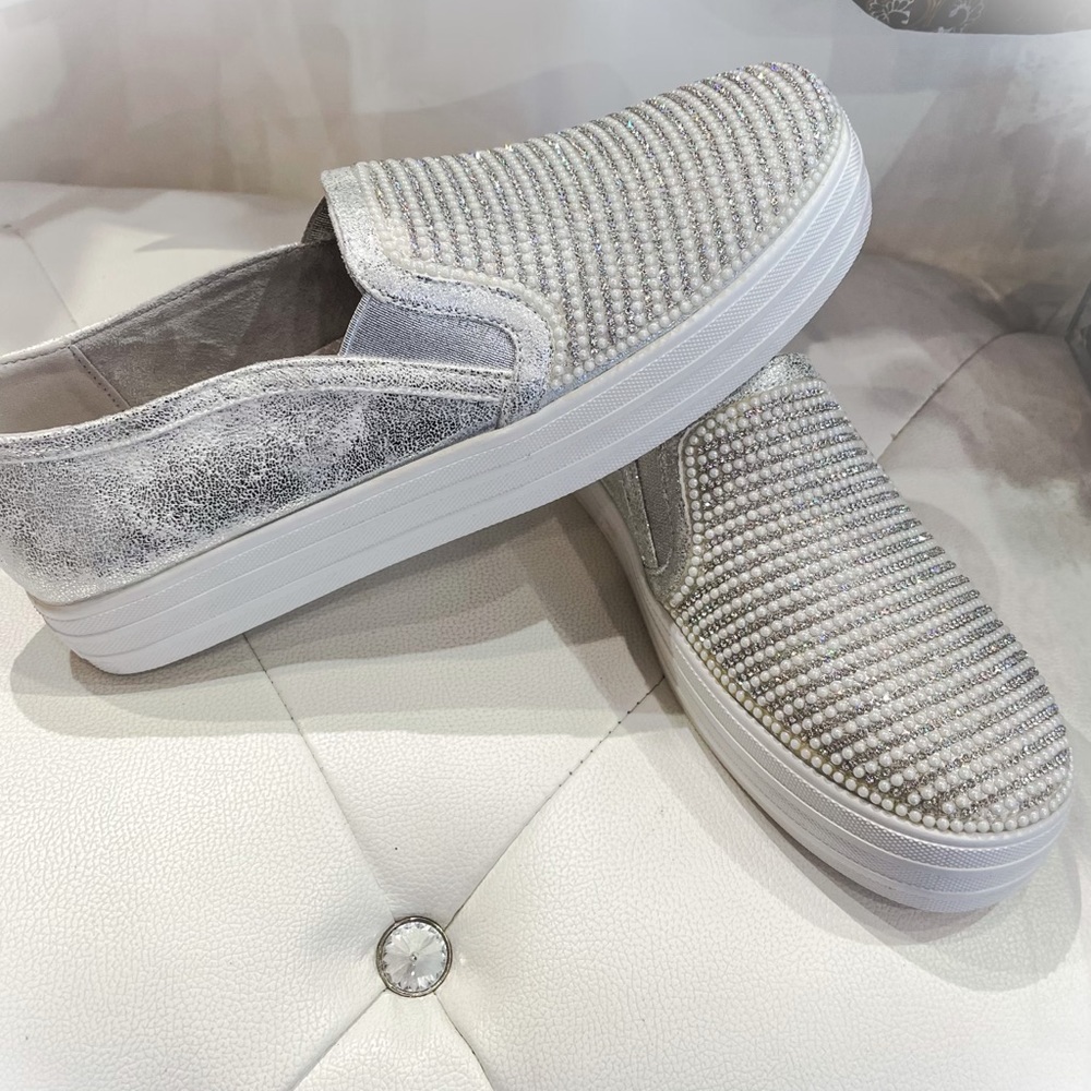 Sketchers memory foam air cooled Bling sneakers